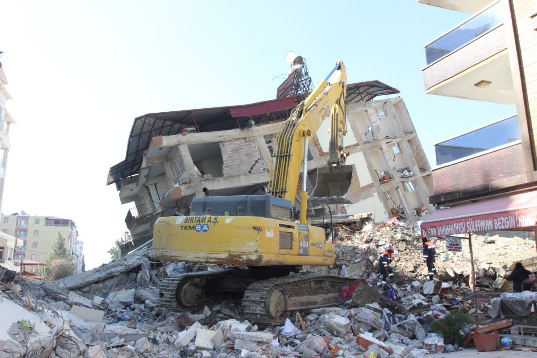 Kısa Dalga fotoğrafladı: İşte Samandağ’da büyük yıkımdan sonraki durum 2